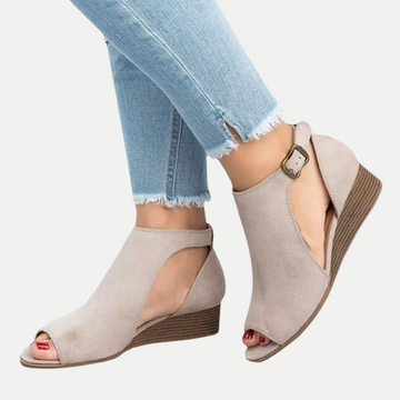 Amira – Cut-Out Comfort Wedge Sandals