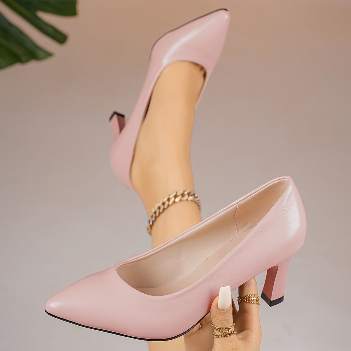 THE CLASSIC COMFORT MID-HEEL PUMPS