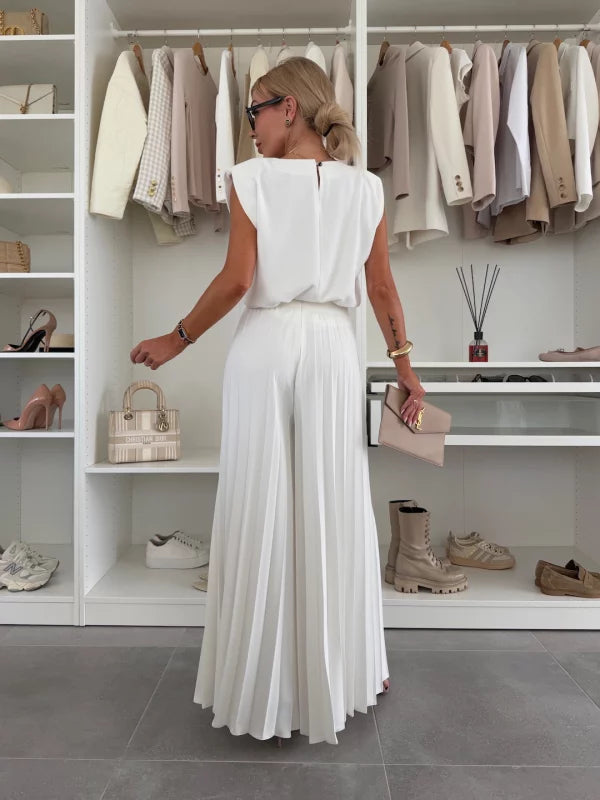 Chantel – Elegant Pleated Set