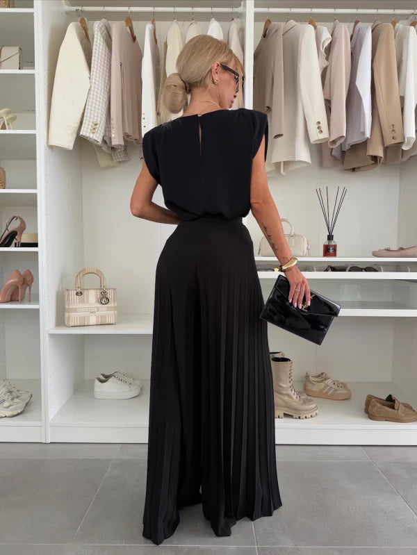 Chantel – Elegant Pleated Set